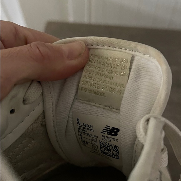 JCrew New Balance Sneakers Cream‎ Gold Size 6 - Picture 4 of 5